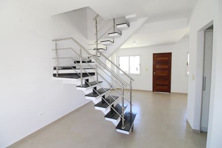 Sala de casa de condomínio para alugar com 2 quartos, 84m² em Chácaras São José, São José dos Campos