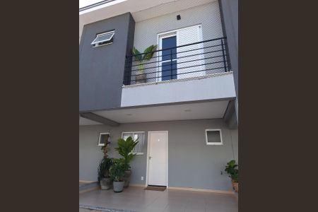 Casa de condomínio à venda com 95m², 3 quartos e 2 vagas Casa de condomínio à venda com 95m², 3 quartos e 2 vagasVista