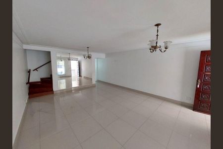 Casa à venda com 3 quartos, 169m² em Vila Scarpelli, Santo André