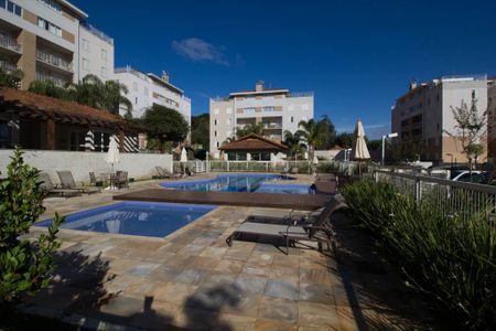 Apartamento à venda com 86m², 3 quartos e 2 vagas Apartamento à venda com 86m², 3 quartos e 2 vagasÁrea comum - Piscina