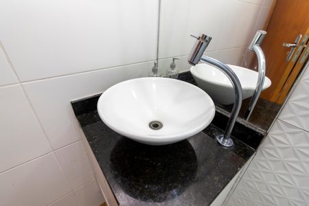 Casa de condomínio para alugar com 80m², 3 quartos e 2 vagas Casa de condomínio para alugar com 80m², 3 quartos e 2 vagasBanheiro da Suíte