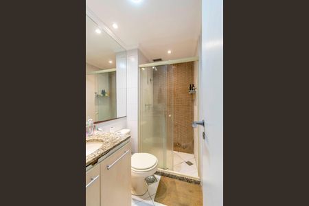 Apartamento à venda com 68m², 3 quartos e 1 vaga Apartamento à venda com 68m², 3 quartos e 1 vagaBanheiro Social