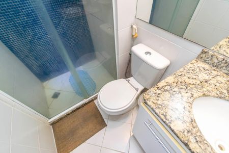 Apartamento à venda com 68m², 3 quartos e 1 vaga Apartamento à venda com 68m², 3 quartos e 1 vagaBanheiro da Suíte