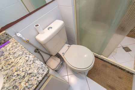 Apartamento à venda com 68m², 3 quartos e 1 vaga Apartamento à venda com 68m², 3 quartos e 1 vagaBanheiro Social