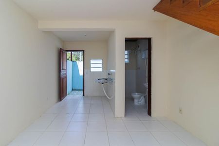 Sala de casa de condomínio à venda com 2 quartos, 50m² em São José, Porto Alegre