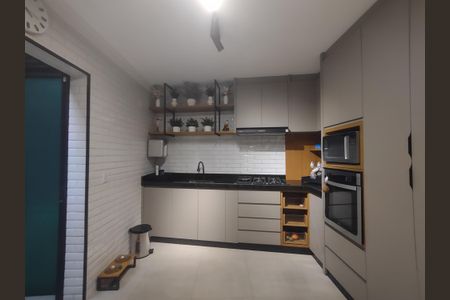 Casa para alugar com 350m², 2 quartos e 2 vagas Casa para alugar com 350m², 2 quartos e 2 vagasCozinha