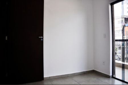 Apartamento à venda com 64m², 2 quartos e 1 vagaDetalhe - Quarto 02 com Varanda