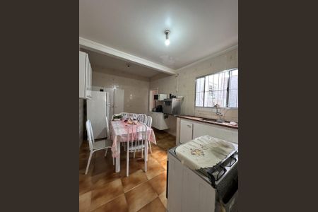 Casa à venda com 209m², 4 quartos e 2 vagas Casa à venda com 209m², 4 quartos e 2 vagasFoto 01