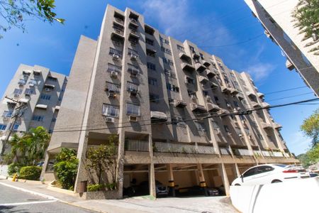 Apartamento à venda com 70m², 2 quartos e 1 vagaFachada