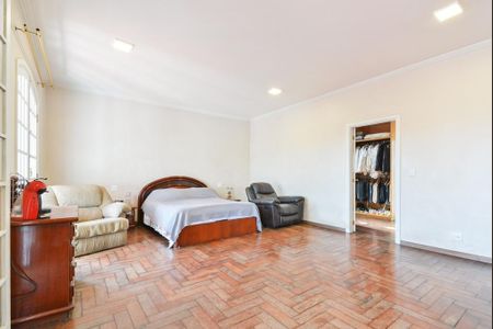 Casa de Condomínio à venda com 4 quartos, 450m² em Caxingui, São Paulo