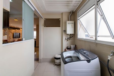 Apartamento à venda com 130m², 4 quartos e 2 vagas Apartamento à venda com 130m², 4 quartos e 2 vagasÁrea de Serviço