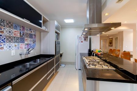 Apartamento à venda com 130m², 4 quartos e 2 vagas Apartamento à venda com 130m², 4 quartos e 2 vagasCozinha