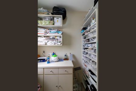 Apartamento à venda com 130m², 4 quartos e 2 vagas Apartamento à venda com 130m², 4 quartos e 2 vagasÁrea de Serviço