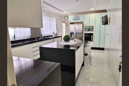 Casa à venda com 3 quartos, 280m² em Vila Albertina, São Paulo