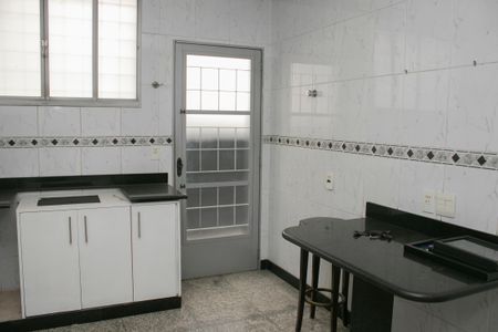 Casa para alugar com 280m², 5 quartos e sem vagaCozinha