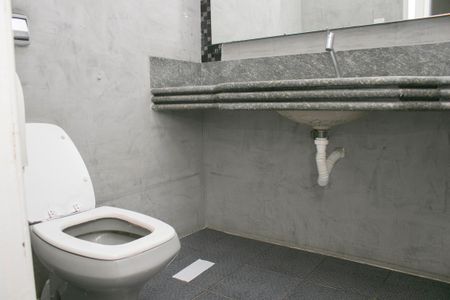 Casa para alugar com 280m², 5 quartos e sem vagaLavabo