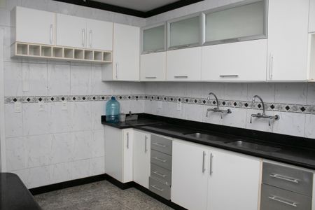 Casa para alugar com 280m², 5 quartos e sem vagaCozinha