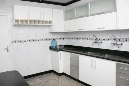 Casa para alugar com 280m², 5 quartos e sem vagaCozinha