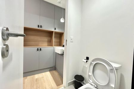 Banheiro de kitnet/studio para alugar com 1 quarto, 29m² em Vila Clementino, São Paulo