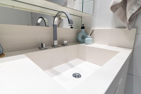 Apartamento à venda com 54m², 2 quartos e 1 vaga Apartamento à venda com 54m², 2 quartos e 1 vagaBanheiro Detalhe