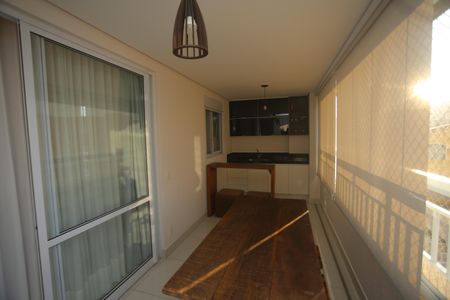 Apartamento à venda com 120m², 3 quartos e 2 vagasVaranda