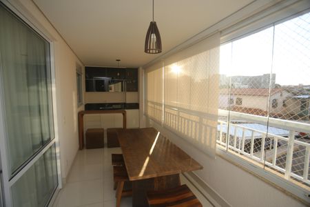 Apartamento à venda com 120m², 3 quartos e 2 vagasVaranda