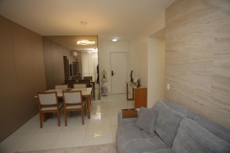 Apartamento à venda com 120m², 3 quartos e 2 vagasSala