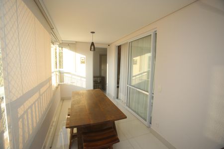 Apartamento à venda com 120m², 3 quartos e 2 vagasVaranda