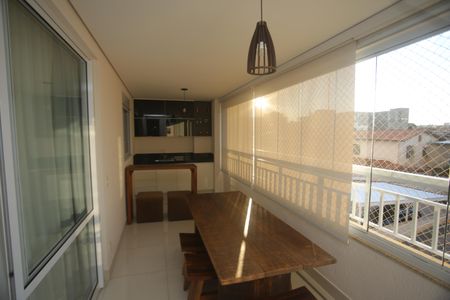 Apartamento à venda com 120m², 3 quartos e 2 vagasVaranda