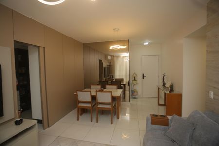 Apartamento à venda com 120m², 3 quartos e 2 vagasSala