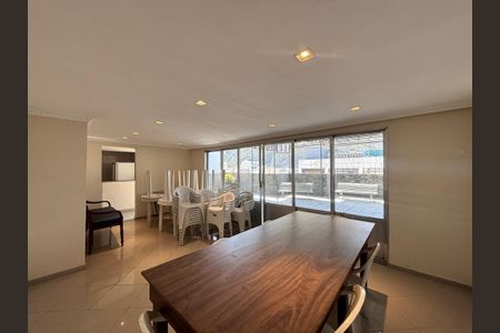 Apartamento para alugar com 80m², 2 quartos e 1 vaga Apartamento para alugar com 80m², 2 quartos e 1 vagaÁrea comum - salão de festas