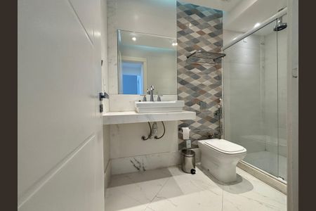 Apartamento para alugar com 80m², 2 quartos e 1 vaga Apartamento para alugar com 80m², 2 quartos e 1 vagaBanheiro social