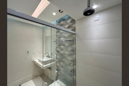 Apartamento para alugar com 80m², 2 quartos e 1 vaga Apartamento para alugar com 80m², 2 quartos e 1 vagaBanheiro social