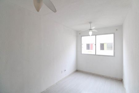 Sala de apartamento para alugar com 2 quartos, 40m² em Cosmos, Rio de Janeiro