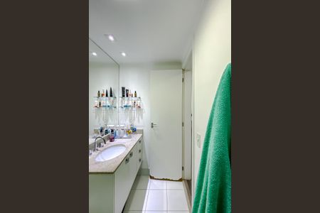 Apartamento à venda com 110m², 2 quartos e 2 vagasBanheiro da Suíte