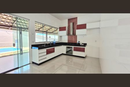 Casa à venda com 300m², 5 quartos e 5 vagas