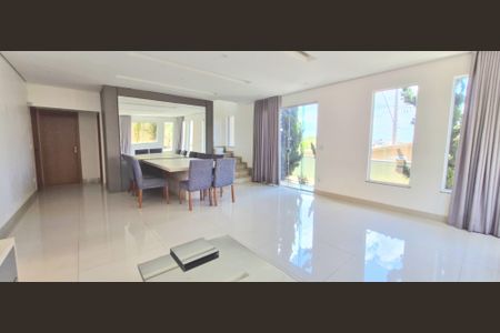 Casa à venda com 300m², 5 quartos e 5 vagas