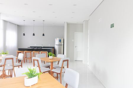 Apartamento para alugar com 51m², 2 quartos e 1 vaga Apartamento para alugar com 51m², 2 quartos e 1 vagaÁrea comum - Salão de festas