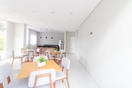 Apartamento para alugar com 51m², 2 quartos e 1 vaga Apartamento para alugar com 51m², 2 quartos e 1 vagaÁrea comum - Salão de festas