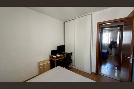 Apartamento à venda com 190m², 3 quartos e 2 vagasQuarto 