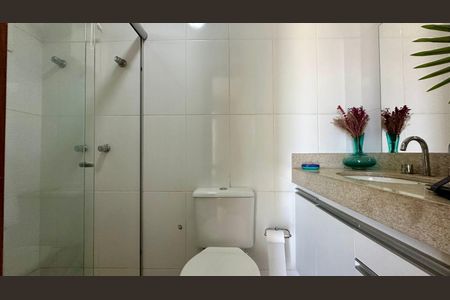 Apartamento à venda com 190m², 3 quartos e 2 vagasBanheiro 