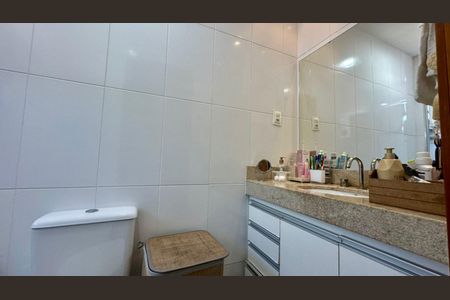 Apartamento à venda com 190m², 3 quartos e 2 vagasBanheiro 