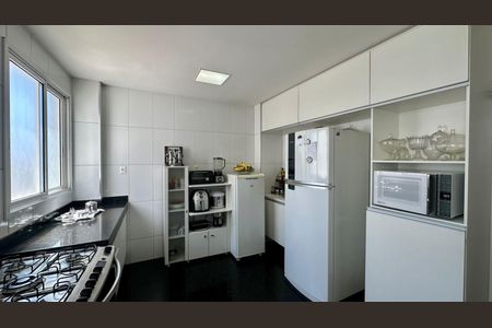 Apartamento à venda com 190m², 3 quartos e 2 vagasCozinha 