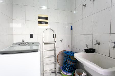 Casa à venda com 127m², 3 quartos e 3 vagas Casa à venda com 127m², 3 quartos e 3 vagasÁrea de Serviço