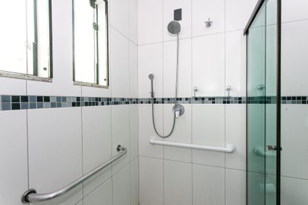 Casa à venda com 127m², 3 quartos e 3 vagas Casa à venda com 127m², 3 quartos e 3 vagasBanheiro 2