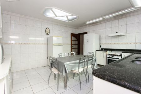 Casa à venda com 127m², 3 quartos e 3 vagas Casa à venda com 127m², 3 quartos e 3 vagasCozinha