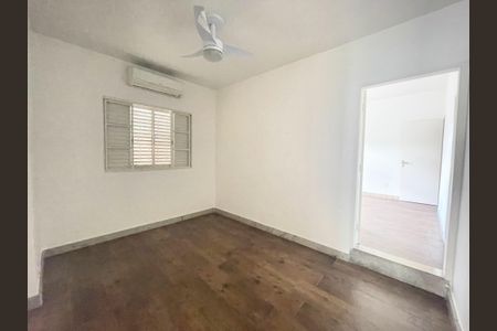 Casa à venda com 275m², 3 quartos e 2 vagasQuarto 3