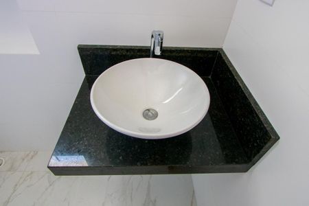 Apartamento à venda com 60m², 2 quartos e 1 vagaBanheiro do quarto 1