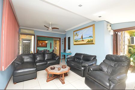 Sala de casa à venda com 3 quartos, 149m² em Sarandi, Porto Alegre