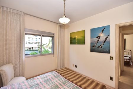 Apartamento para alugar com 142m², 3 quartos e 2 vagasQuarto 2